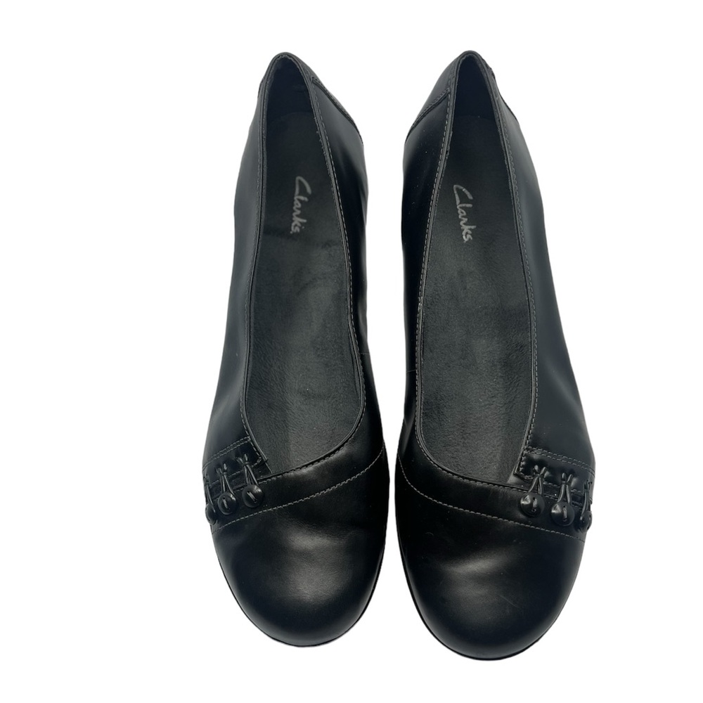Clark’s slip on shoes size 11M